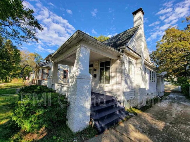 Building Photo - 1436 W Macon St