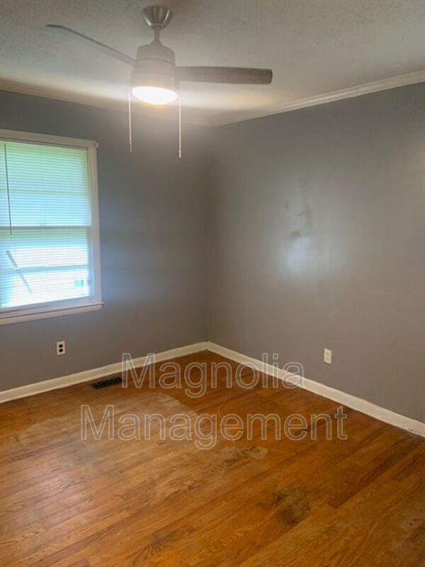 Building Photo - 471 Shepard Rd