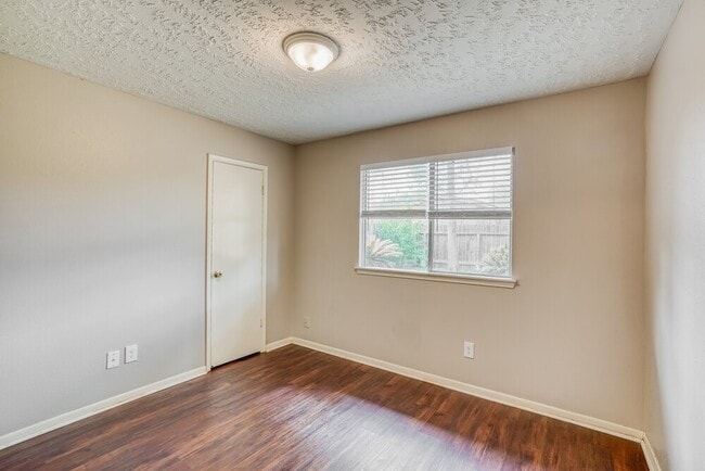 Building Photo - 20070 N Navaho Trail