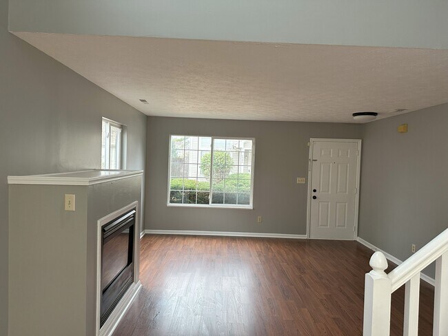 Building Photo - 4910 Clarkson Dr