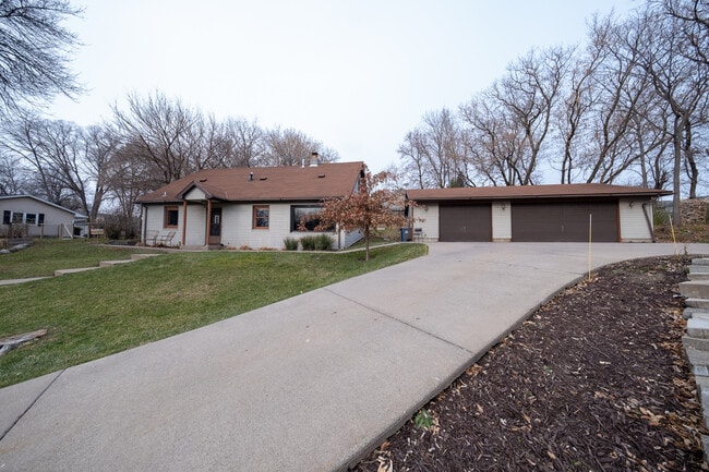 Building Photo - 14130 35th Ave N