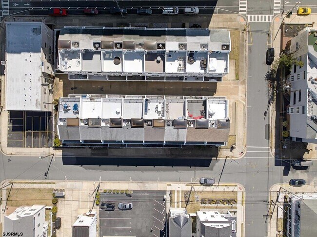 Building Photo - 9616 Pacific Ave