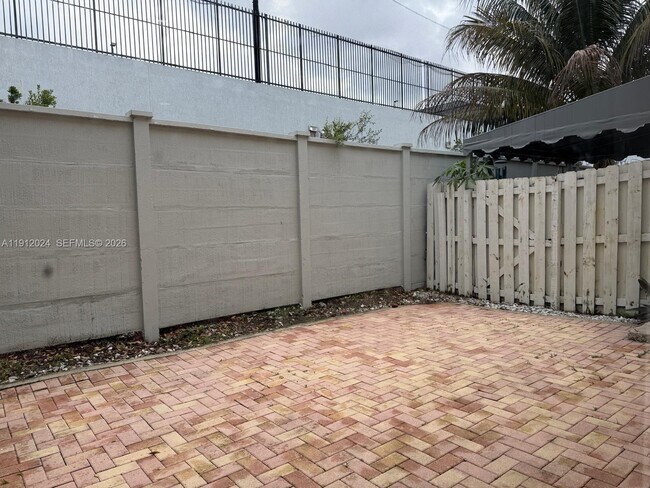 Building Photo - 14934 SW 41st Ln