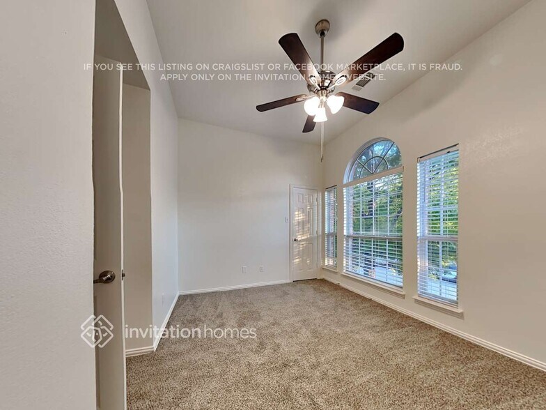 Building Photo - 2713 Lynx Ln