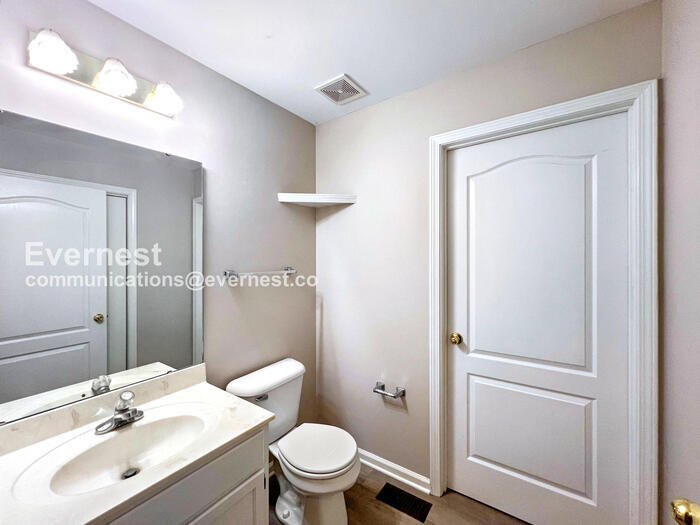 Building Photo - 121 Illinois Bayou Dr