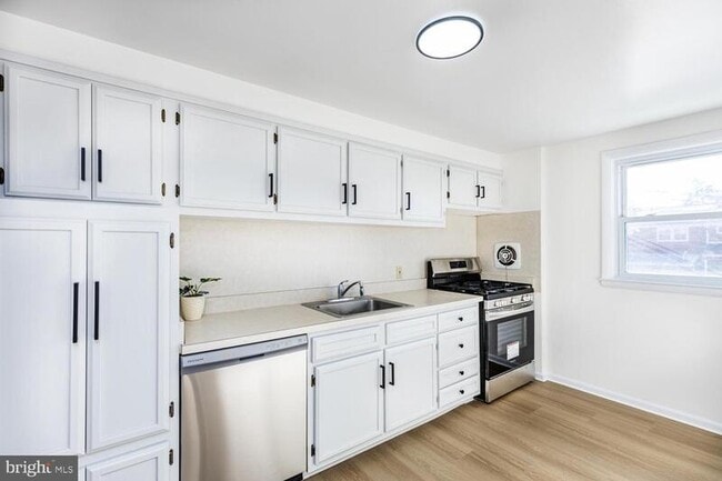 Building Photo - 1117 Circle Dr