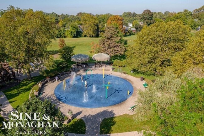 Building Photo - 744 Trombley Rd