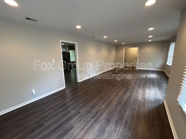 Building Photo - 133 Cliffwood Cir