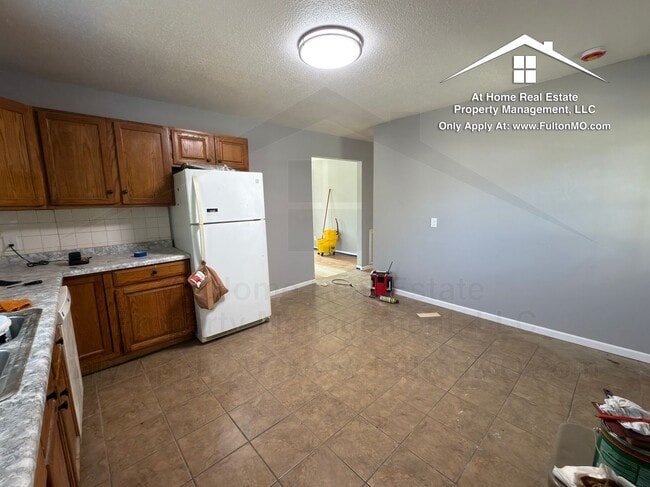 Building Photo - 607 Crestwood Dr