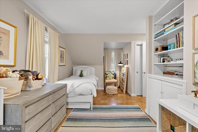 Building Photo - 10808 Hobson St