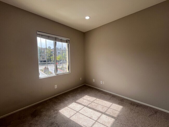 Building Photo - Available for Rent NOW Home in Encinitas!