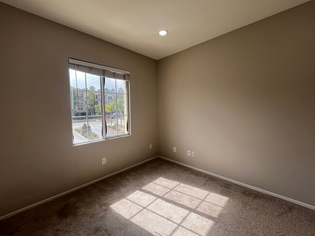 Building Photo - Home for Rent in Encinitas-  $1,500 off th...