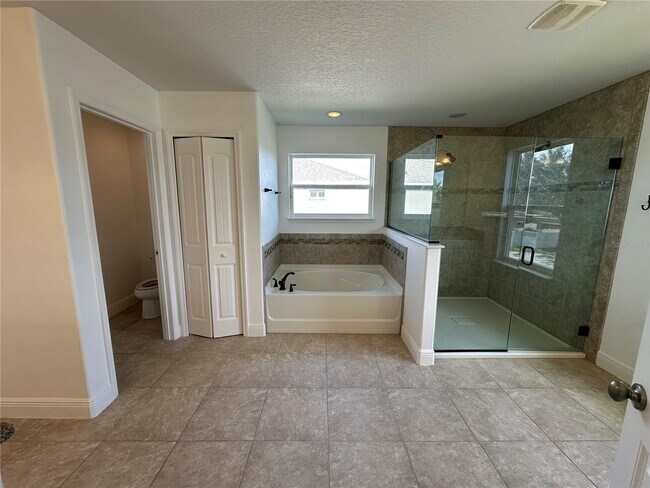 Building Photo - 7738 Summerlake Pointe Boulevard