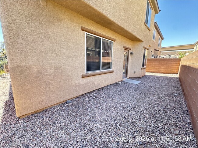 Building Photo - 711 Taliput Palm Pl