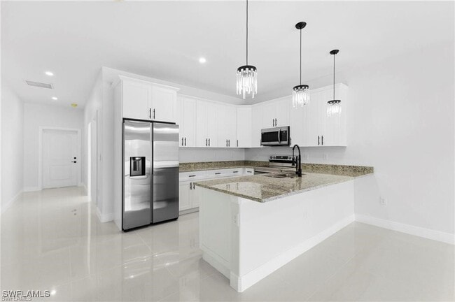 Building Photo - 1715 W 12th St