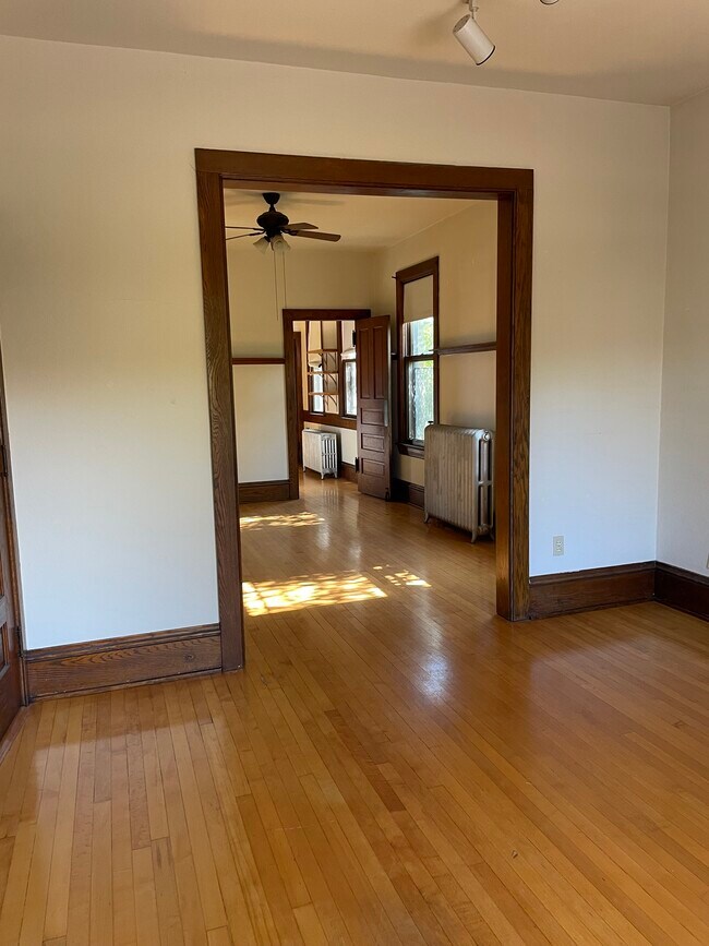 Building Photo - 216 Ann St