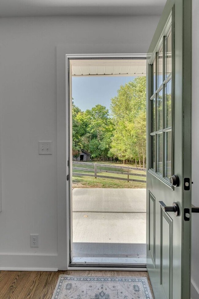 Building Photo - Secluded Remodeled Madison House