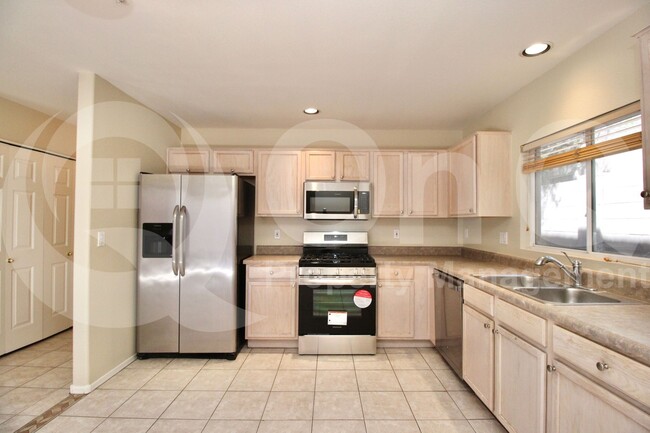 Building Photo - 7650 E Williams Dr