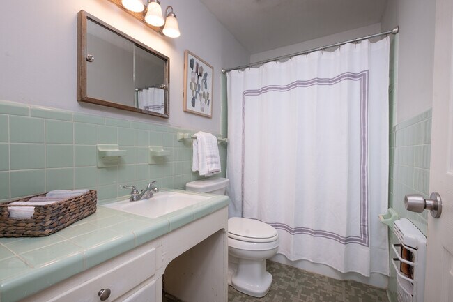 Building Photo - 7403 L St