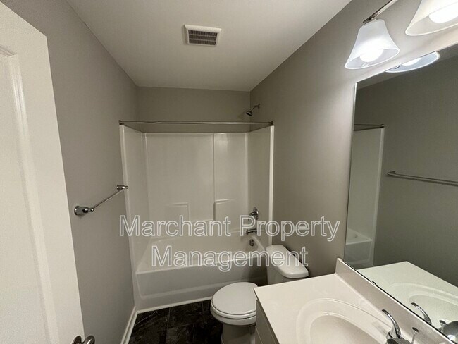 Building Photo - 766 Elmbrook Dr