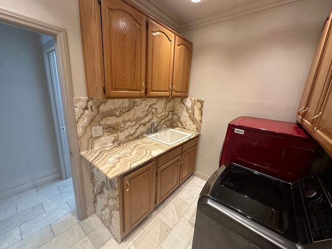 Building Photo - 3854 Broadmead St