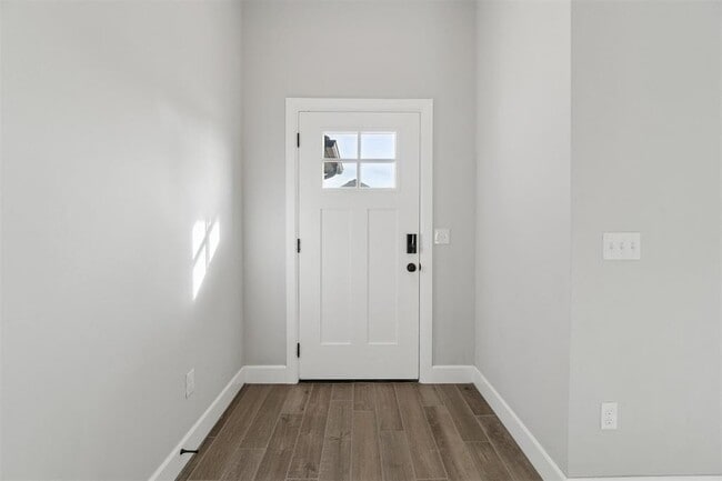 Building Photo - 19701 Brookville Dr