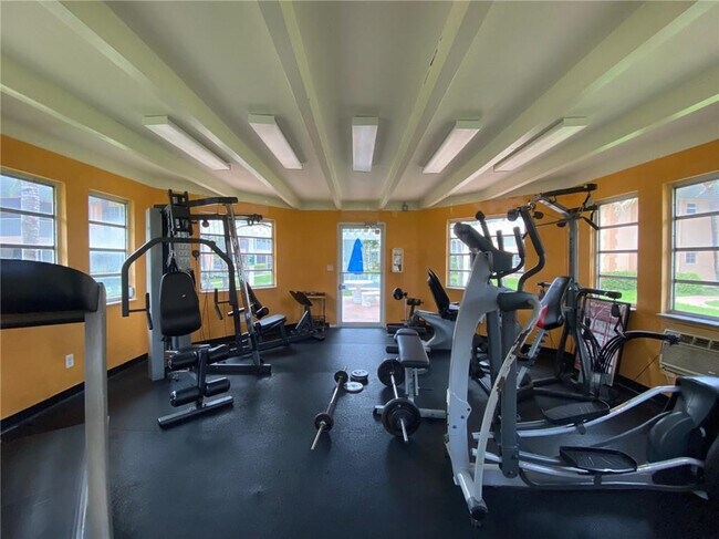 Building Photo - 760 SE 2nd Ave