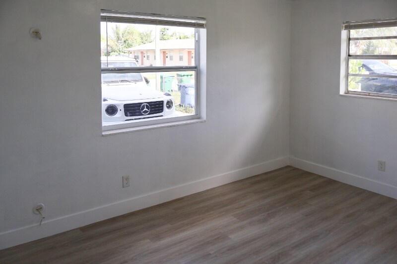 Building Photo - 1548 NW 52nd Ave