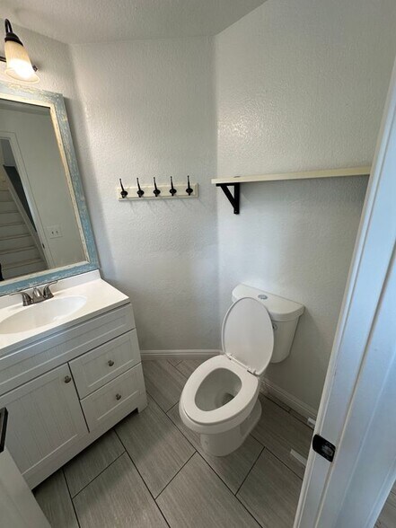 Building Photo - 14078 Lemoli Way