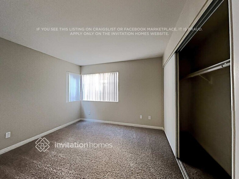 Building Photo - 16377 Lakeshore Dr