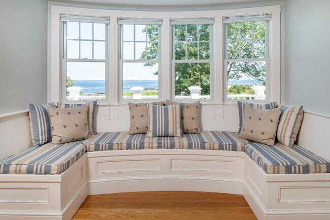 Building Photo - 2 Oak Knoll Rd