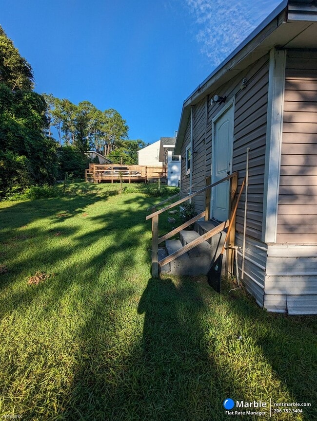 Building Photo - 2 br, 1 bath House - 849 W Brevard St
