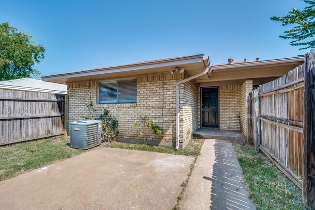 Building Photo - WANTED: Fresh & Newly Renovated Duplex • R...