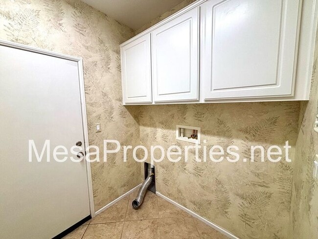 Building Photo - 11677 Ellington St