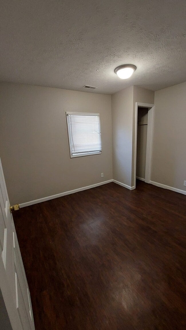 Building Photo - Duplex