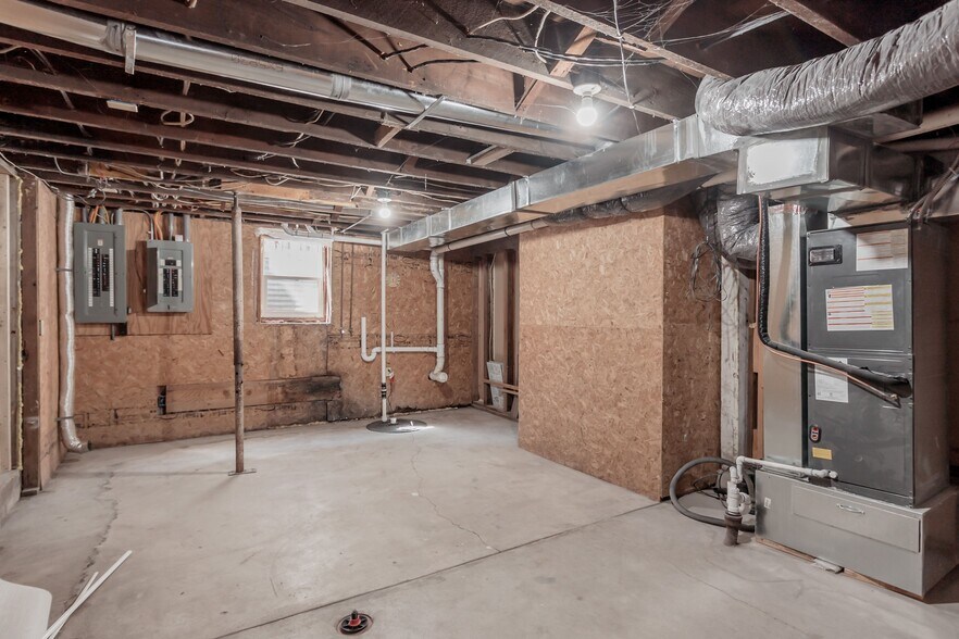 Building Photo - 2901 R St