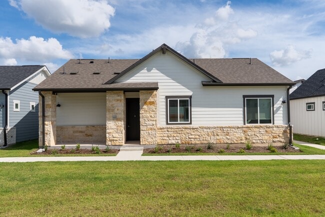 Building Photo - Avilla Rio Oaks