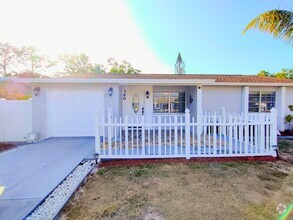 Building Photo - 160 Jalapa Dr