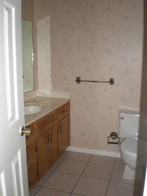 Building Photo - 906 Crymes A