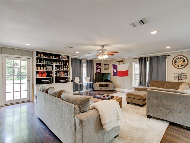 Building Photo - 3705 Brighton Rd