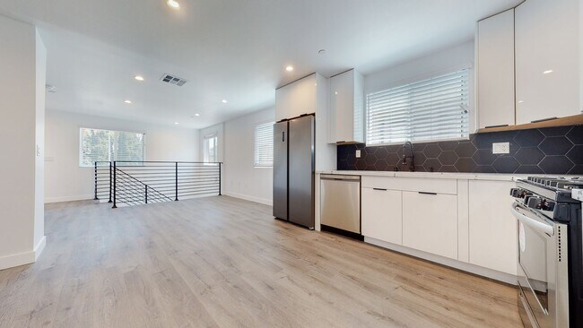 Building Photo - 1435 Westmoreland Ave