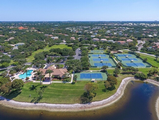 Building Photo - 352 King Fisher Dr