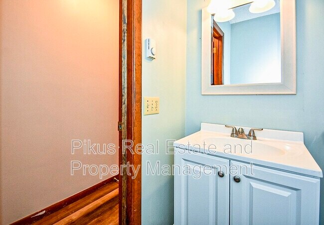 Building Photo - 2357 Ansley St