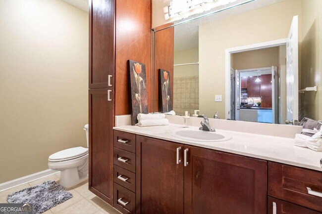 Building Photo - 400 17th St NW