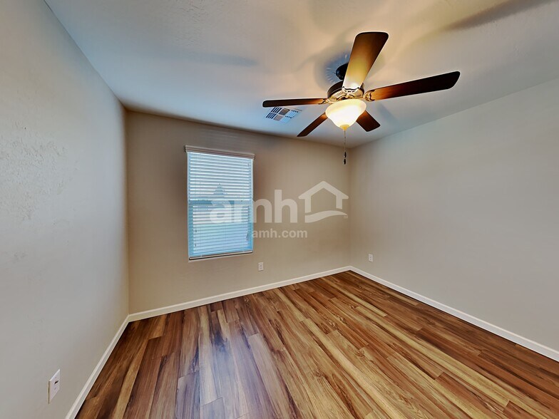 Building Photo - 20695 W Point Ridge Rd