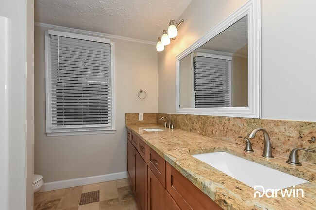 Building Photo - 2520 Robinson Rd NE, Marietta, GA 30068