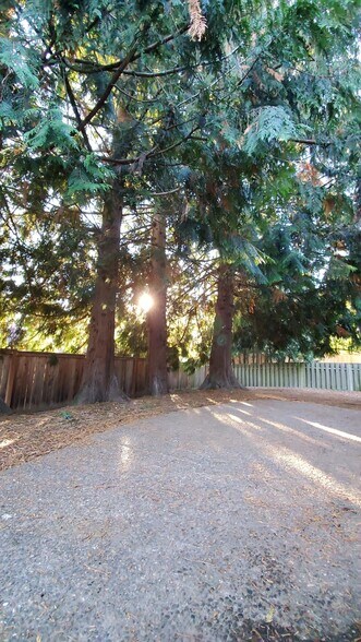 Building Photo - 17995 SW 106th Ave