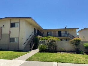 Building Photo - 1832 W Crestwood Ln