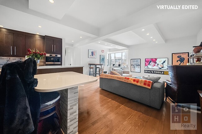 Building Photo - 530 Grand St