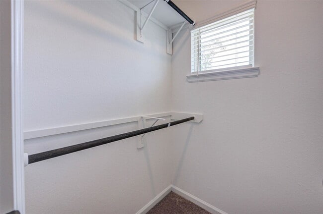 Building Photo - 609 Royal Arch Dr